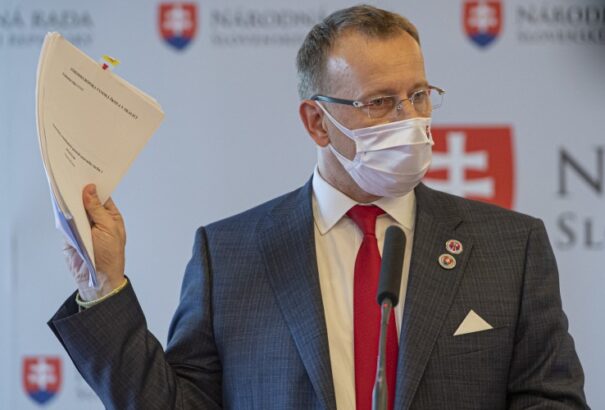 Plágiumbotrány: A Za ľudí ragaszkodik Boris Kollár lemondásához