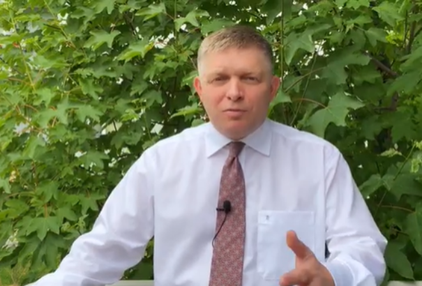 Fico szerint törvény- és alkotmányellenes Jahnátek visszahívása