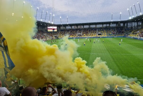 Részrehajló bírói ítéletekkel teli mérkőzésen kikapott otthon a DAC a Slovantól