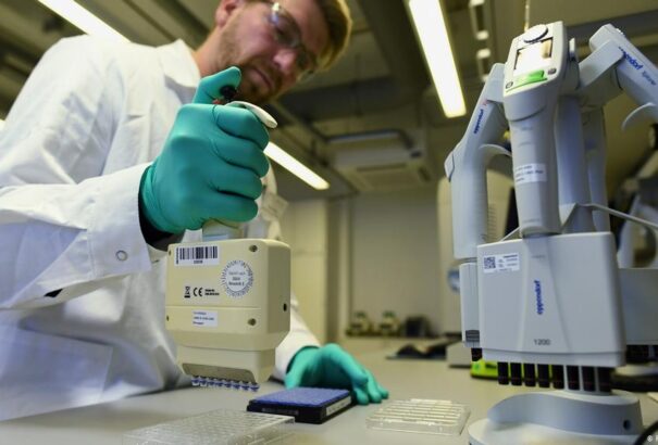 Egy orrspray hatóanyaga lehet a koronavírus elleni gyógyszer?