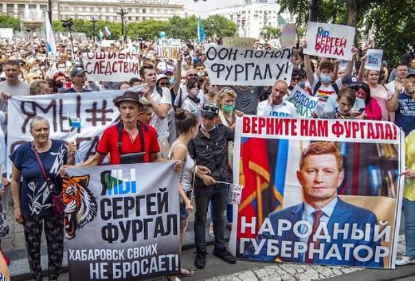 Zsirinovszkij: lemondani készült a bérgyilkosságok szervezésével vádolt habarovszki kormányzó