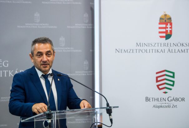 Potápi: több mint 2,2 milliárd forintos támogatásban részesülnek a külhoni magyar közösségek