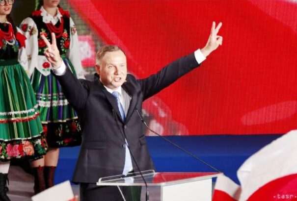 Nagyon szoros lesz a lengyel államfőválasztás eredménye. Duda növeli az előnyét