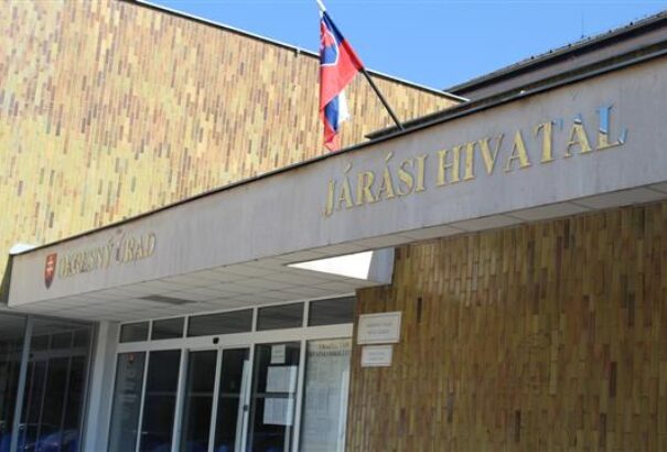 Legalább 12 járási elöljáró biztosan beszél magyarul. Vannak köztük magyar nemzetiségűek is – Mutatjuk a listát