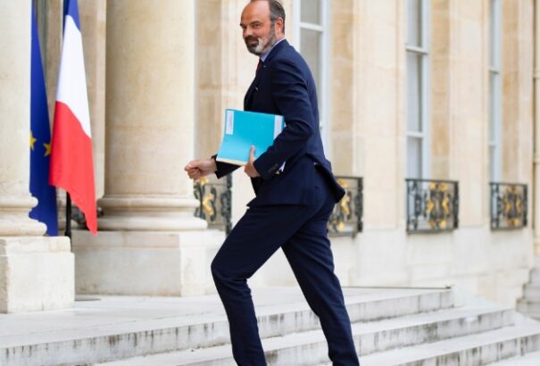 Lemondott a francia kormány