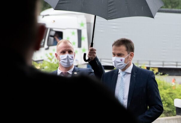 A koalíció nem fogja bojkottálni Ficoék rendkívüli ülését, de kitartanak Matovič mellett