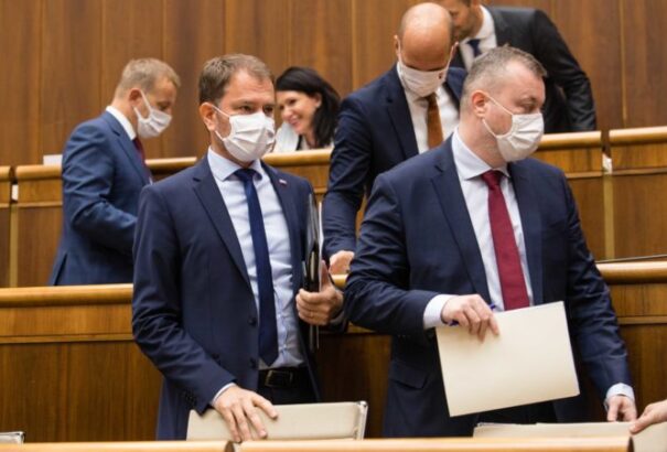 Matovič marad kormányfő. Elbukott a vele szembeni bizalmatlansági szavazás