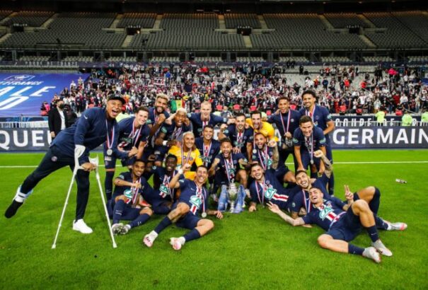 Összeverekedtek a játékosok a francia kupadöntőn. Mbappé sírva ment le a pályáról (Videó)