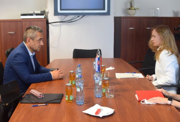 Egymás pozitív példáiról és kölcsönös inspirációkról is tárgyalt Filip Mónika Potápi Árpád Jánossal Pozsonyban