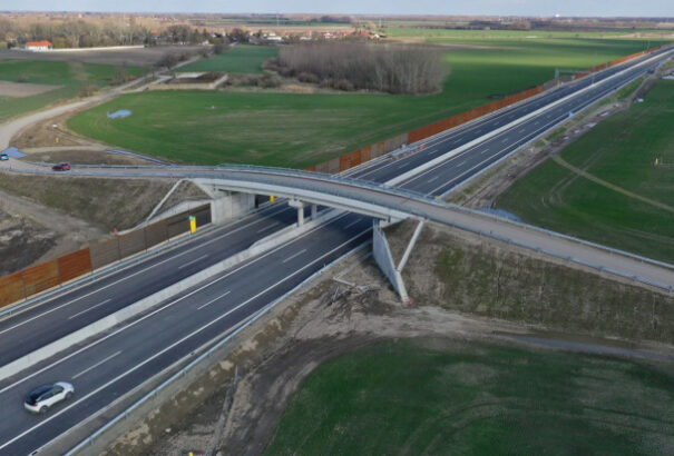 Vasárnap megnyitják a sofőrök előtt az R7-es gyorsforgalmit