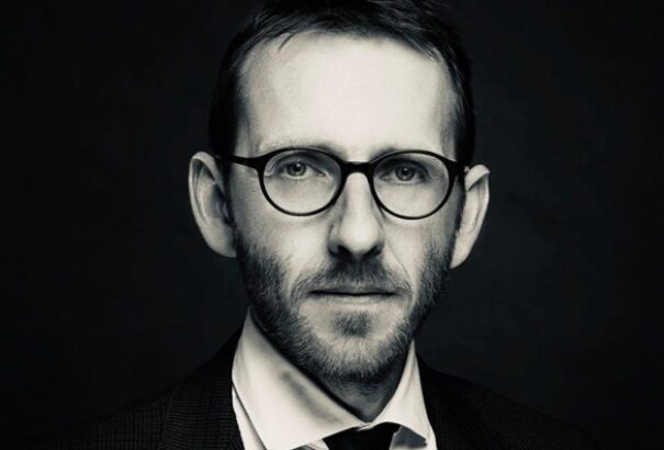 Autóbalesetben elhunyt a kulturális minisztérium államtitkára