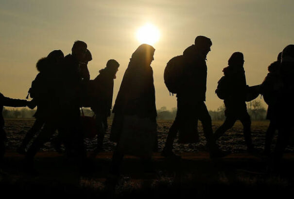 Uniós számvevőszék: az EU-ból kiutasított illegális migránsok kevesebb mint 40 százaléka tér haza