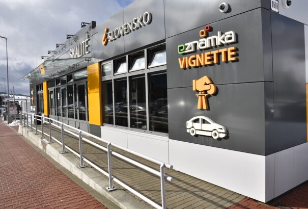 A botrányos útdíjrendszer mintájára rendelték meg az eZnámka fejlesztését