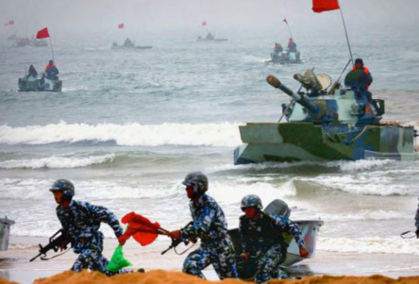 Konzulátusoktól a fenyegető hadgyakorlatig: egyre feszültebb a helyzet az USA és Kína között