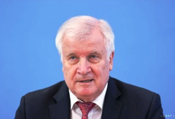 Német belügyminiszter: Több EU-tagországnak kellene befogadnia a migránsokat