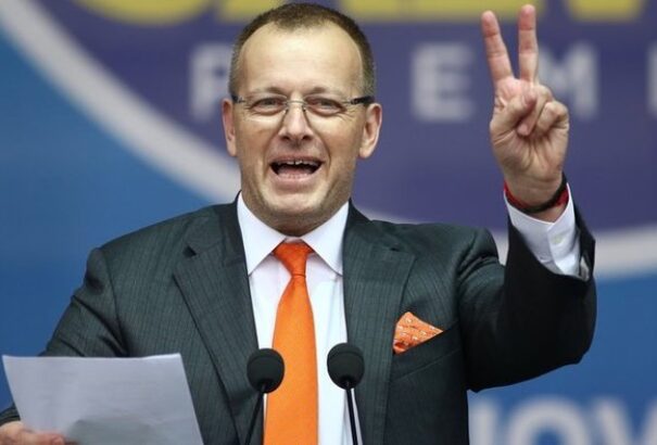 Kollár maradhat a parlament elnöke, alig páran támogatták visszahívását