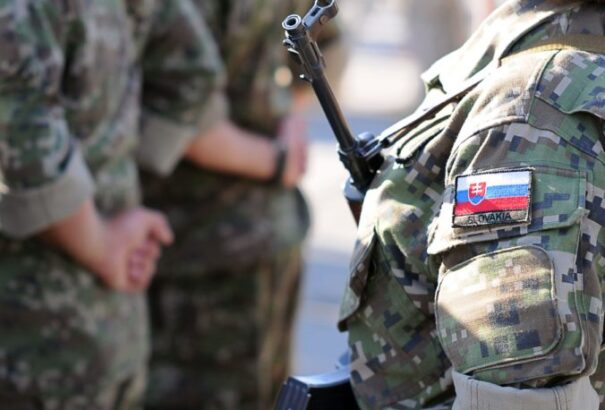 NATO-főtitkár: a tagországoknak teljesíteniük kell a védelmi kiadásokat érintő vállalásaikat