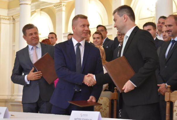 Az MKP, a Most-Híd és az Összefogás képviselői aláírták a többségében magyar pártok együttműködési szándéknyilatkozatát