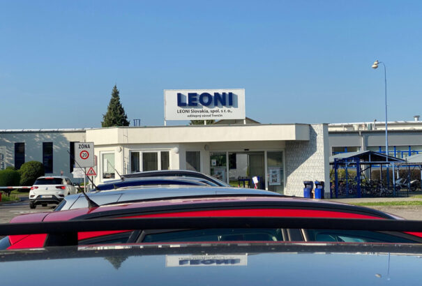 21 fertőzöttet regisztráltak a trencséni Leoni üzemben