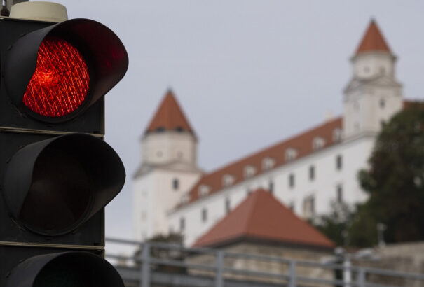 Forgalomkorlátozások Pozsonyban. Szeptembertől dugók és fennakadások keseríthetik meg a sofőrök életét