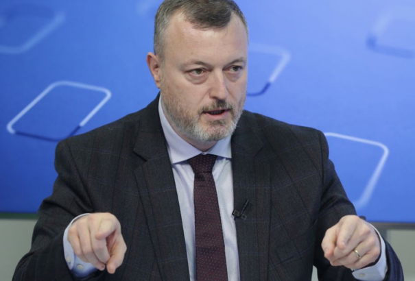 Eldőlt: lesz tartós kurzarbeit, Krajniak az egyéni vállalkozókra is kiterjesztené a bértámogatást