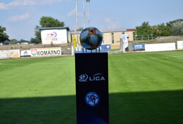 Foci: Megjelent a koronavírus a másodosztályban is, elmarad a KFC szombati bajnokija