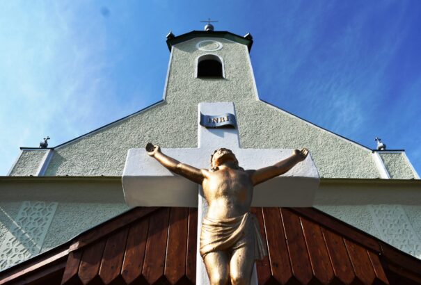 Egy kis község nagy összefogása – Templomfelújítás képekben