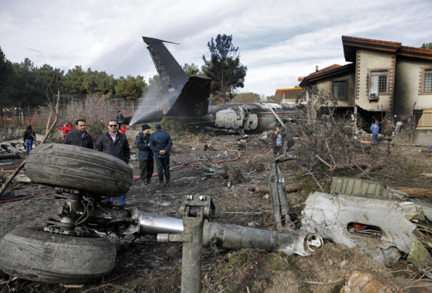Az ukrán gép légikatasztrófája: a pilóták túlélhették az első rakéta becsapódását