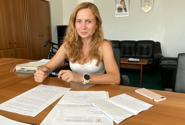 Szemafor magyarul: Az oktatásügyi minisztérium folytatja a magyar nyelvű kommunikációt