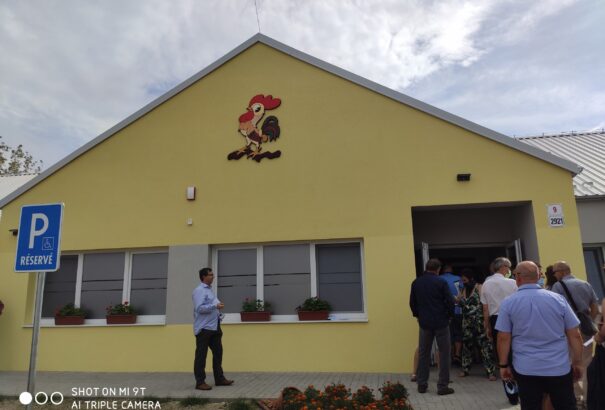 „Somorján még otthon van a magyar”. A Kiskakas Bölcsőde és Óvoda átadó ünnepségén jártunk