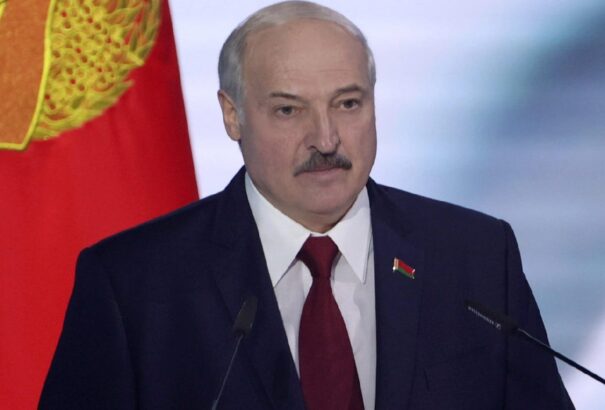 Lukasenko kész a reformokra, mégsem ír ki új választást