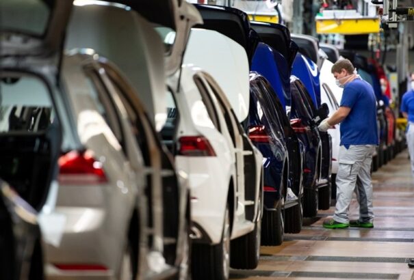 Aranytojást tojó tyúkból Achilles-sarokká vált az autóipar Közép-Európában