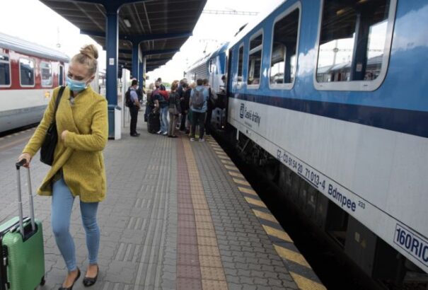 A határzár ellenére Magyarország és Szlovákia között továbbra is közlekedni fognak a vonatok