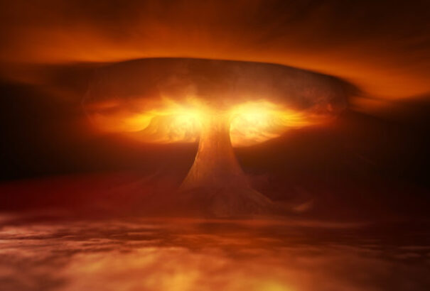 Oroszország feloldotta a titkosítás alól legpusztítóbb bombája felrobbantásának felvételeit. Elképesztő, mire képes (Videó)