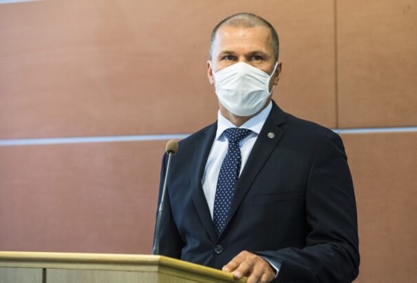Ideiglenesen Peter Kovaříkot nevezték ki országos rendőrfőkapitánynak