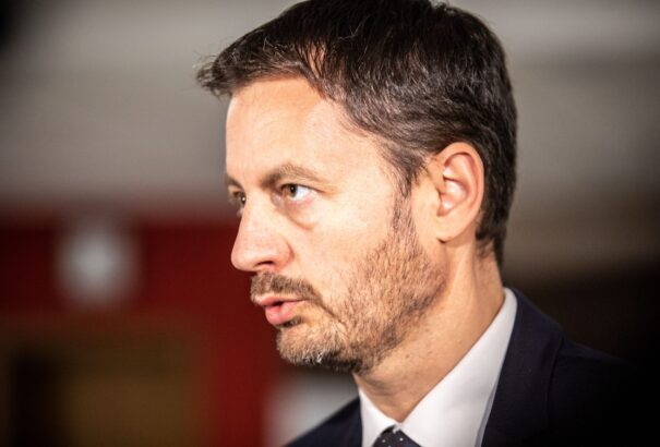 Eduard Heger (OĽaNO) pénzügyminiszter jogi tanácsadója több százezres szerződéseket írt alá az állammal. Köztük a Tiposszal