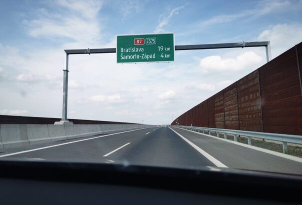 Miért nem használják a csallóközi autósok az új R7-est?