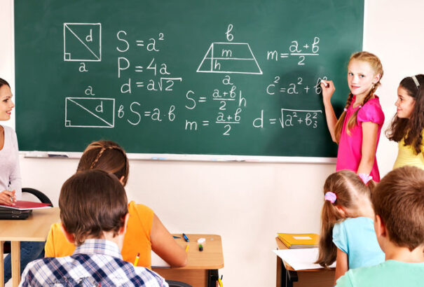 Az oktatásügyi tárca már az iskolák számára is készíti a háromszínű jelzőlámpát