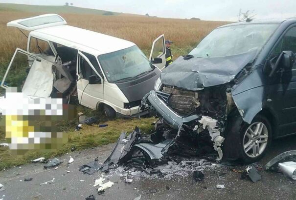 Súlyos autóbaleset: Négy gyermek és egy felnőtt vesztette életét egy frontális ütközésben