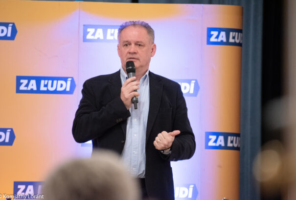 Elnököt választ a Za ľudí, Kiska távozik a politikából