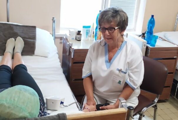 43 év után távozott az álommunkájából a komáromi nővér, aki két meghatározó élményre mind a mai napig emlékezik