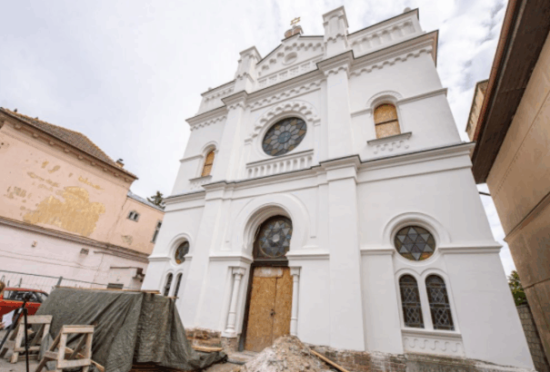 2021-ben nyitja meg kapuit a felújított szenci zsinagóga