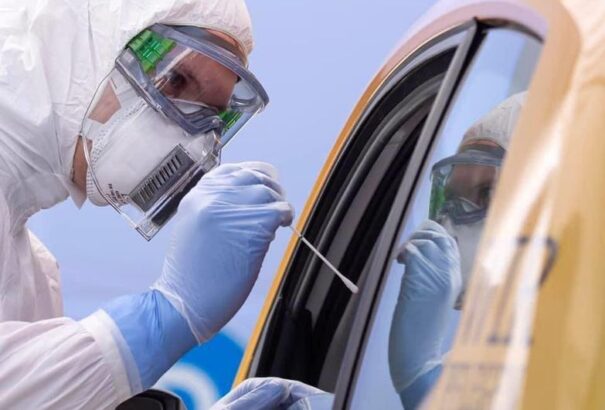 Koronavírus – Meghalt egy beteg, 301-gyel nőtt a fertőzöttek száma Magyarországon