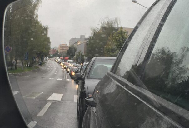 Határzár: Több kilométeres dugó alakult ki Komáromban