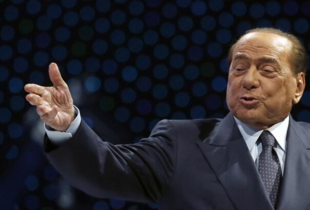 Silvio Berlusconi is elkapta a koronavírust. Kétoldalú tüdőgyulladása van
