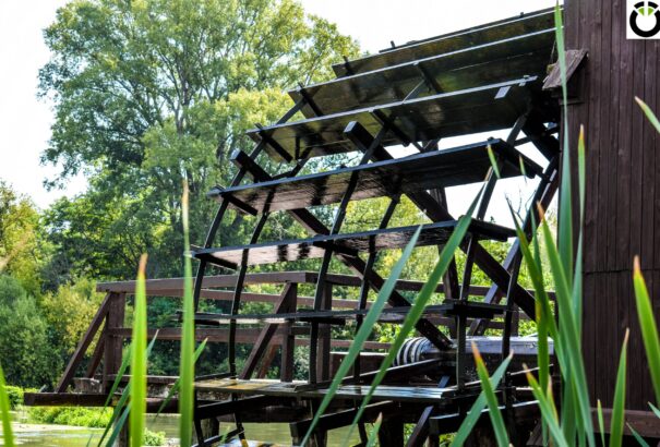 Lélekpihentető percek Mátyusföldön – A jókai cölöpös vízimalom (Képekkel)