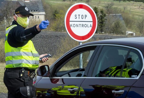 Mutatjuk, kiknek kell karanténba vonulniuk, és kik élveznek kivételt a Csehországból való hazatérés után