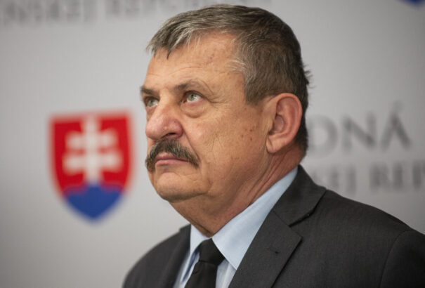 Kiderült, hogy mennyiért osztogat tanácsokat Hrnko Kollárnak