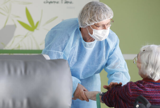 A kolozsnémai idősotthon kilenc fertőzöttjét kellett kórházba szállítani