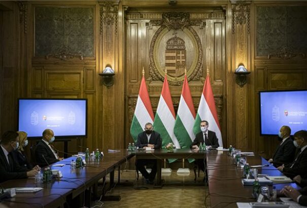 Orbán: hat hónappal meghosszabbítja a kormány a hitelmoratóriumot